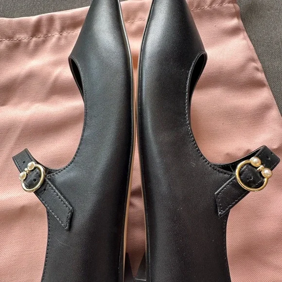 Stuart Weitzman Black Pointed-Toe Flats - Picture 8 of 8